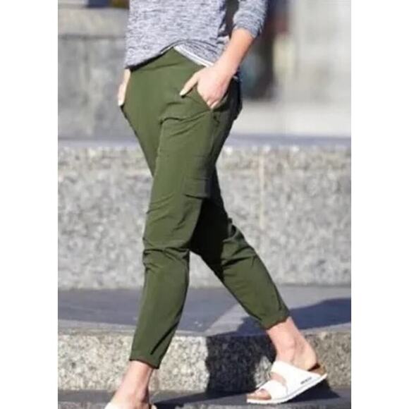Athleta Chelsea Cargo Pant Womens 4 Green Tapered Ankle Length Quick Dry - Picture 1 of 8